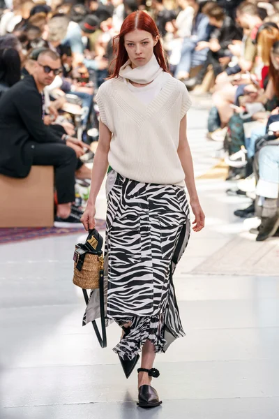 Look 34